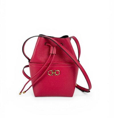 Foto Bolsa Ferragamo Mini Bucket Vermelha