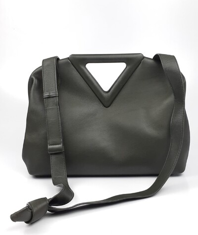 Foto Bolsa Bottega Veneta Point Medium Preta
