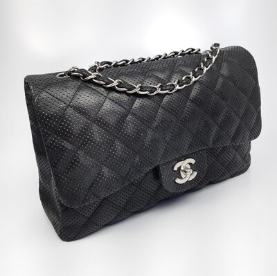 FotoBolsa Chanel Quilted Single Flap Jumbo 11.12 Perforated Preta
