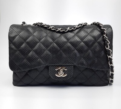 Foto Bolsa Chanel Quilted Single Flap Jumbo 11.12 Perforated Preta