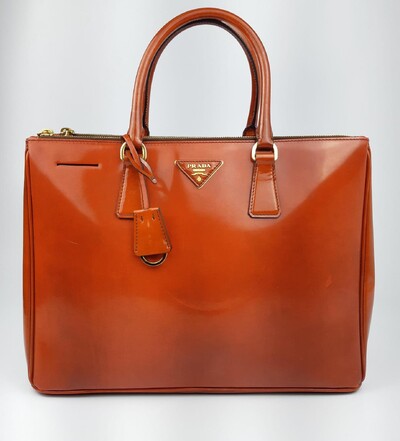 Foto Bolsa Prada Galleria Safiano Caramelo