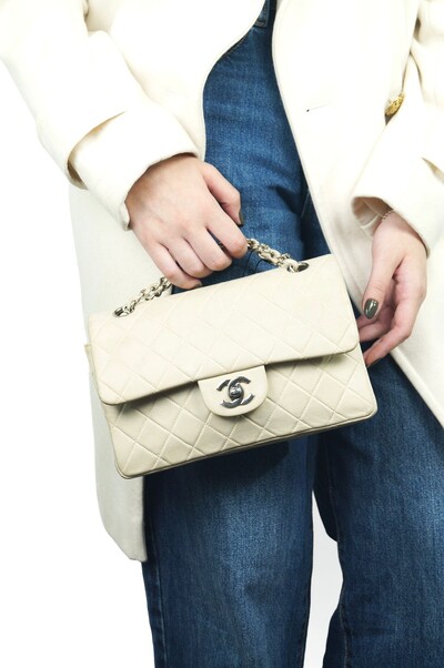 FotoBolsa Chanel Classic Double flap Lambskin Bege