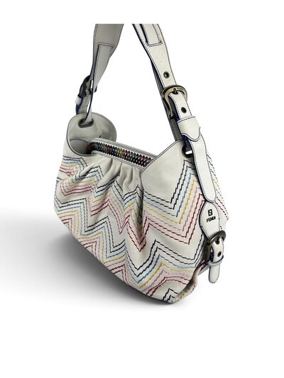 Foto Bolsa Fendi em Couro Branca com Pesponto Colorido