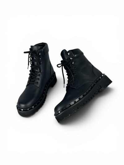 FotoBota Valentino Combat Boot Preta