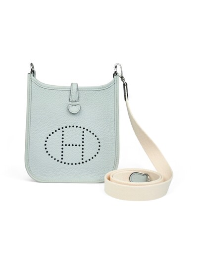 Foto Bolsa Hermès Mini Evelyne 18 Baby Blue Clemence