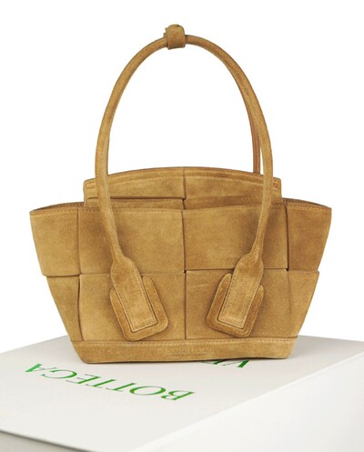 Foto Bolsa Bottega Veneta Mini Arco Camurça Bege