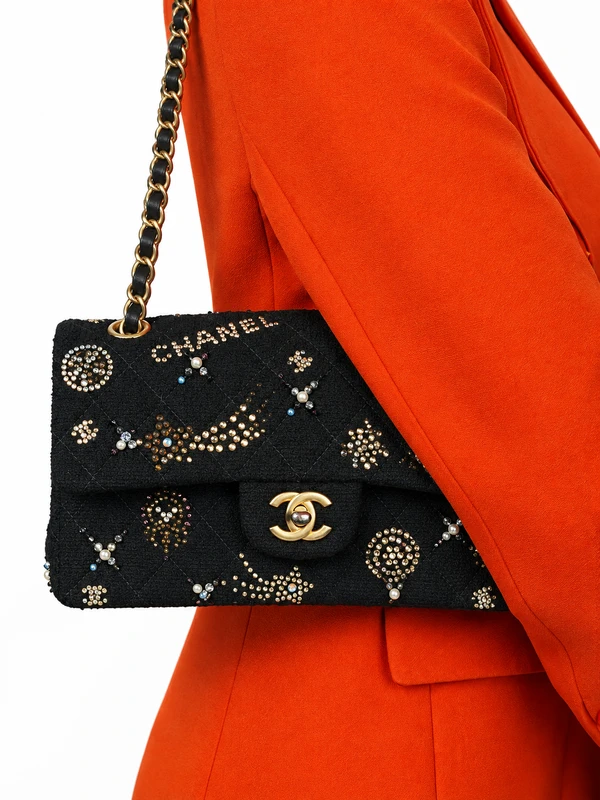 Bolsa Chanel Classic Medium Embellished Double Flap Preta