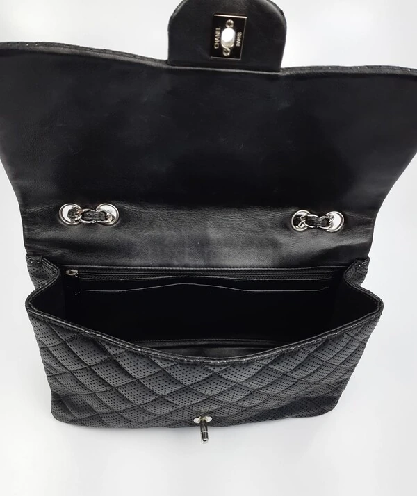 Bolsa Chanel Quilted Single Flap Jumbo 11.12 Perforated Preta