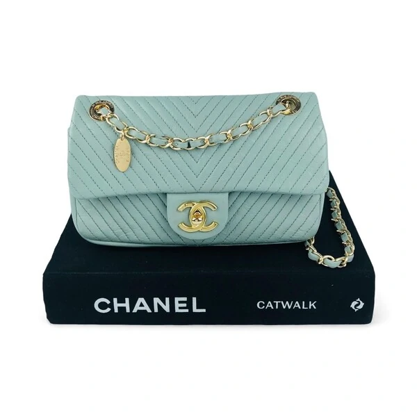 Bolsa Chanel Clássica Chevron Média Verde Claro
