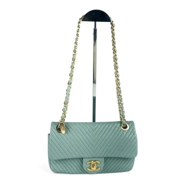 Bolsa Chanel Clássica Chevron Média Verde Claro