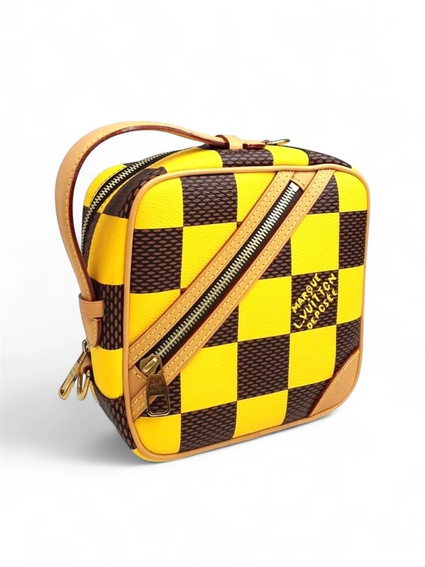 Bolsa Louis Vuitton Damier Pop Chess Messenger Amarelo