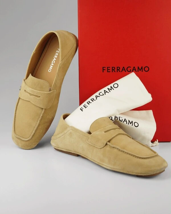 Mocassim Ferragamo Gancini Buckle Suede