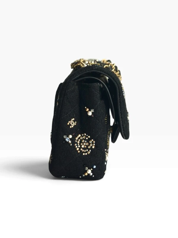 Bolsa Chanel Classic Medium Embellished Double Flap Preta