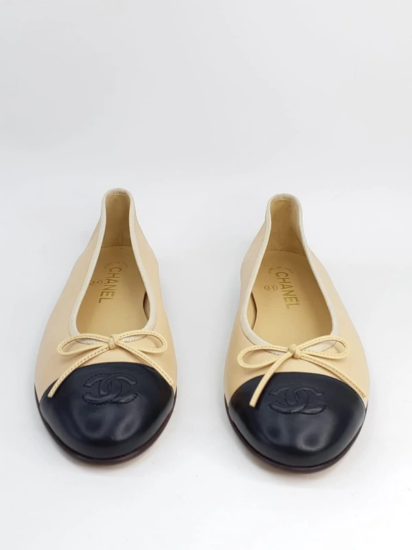 Sapatilha Chanel Bicolor Bege com Preto