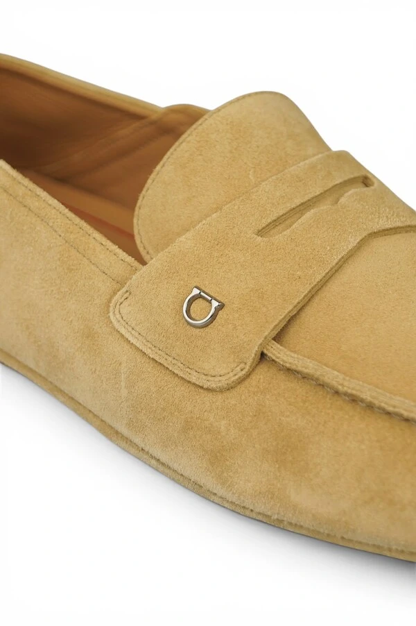 Mocassim Ferragamo Gancini Buckle Suede