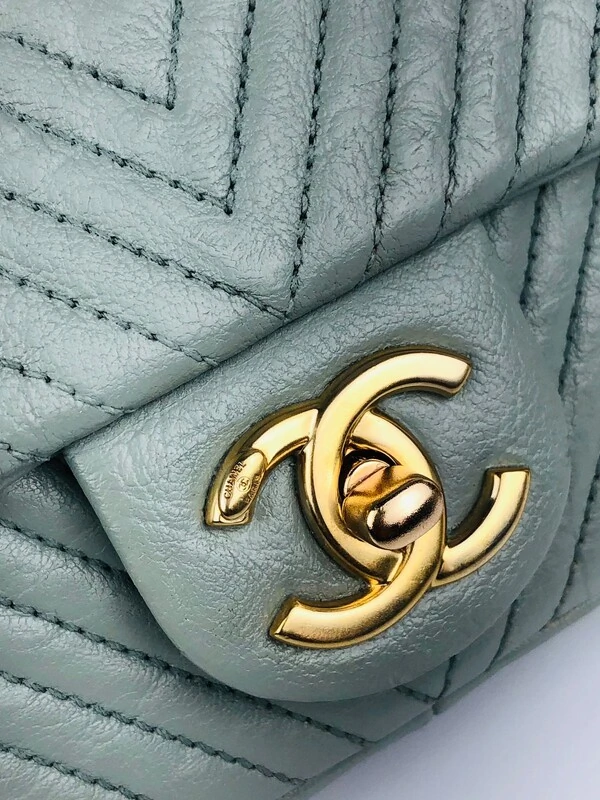 Bolsa Chanel Clássica Chevron Média Verde Claro