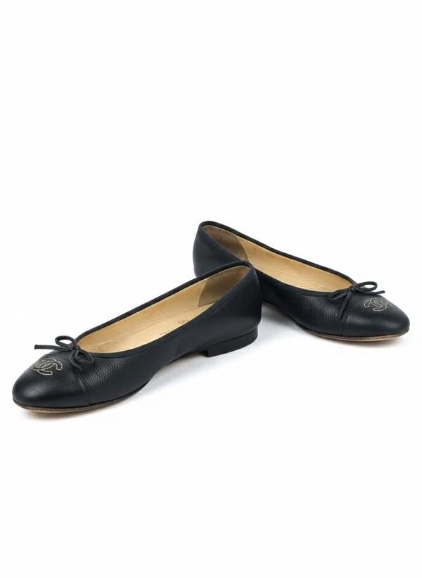 Sapatilha Chanel Matelassê CC Caviar Preta