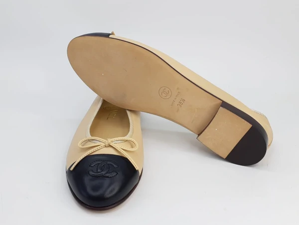 Sapatilha Chanel Bicolor Bege com Preto