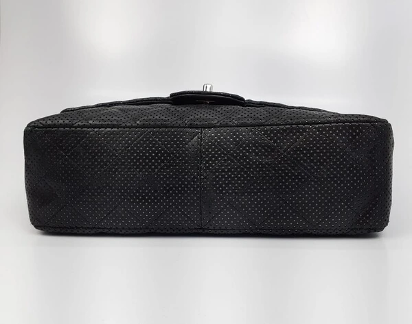 Bolsa Chanel Quilted Single Flap Jumbo 11.12 Perforated Preta