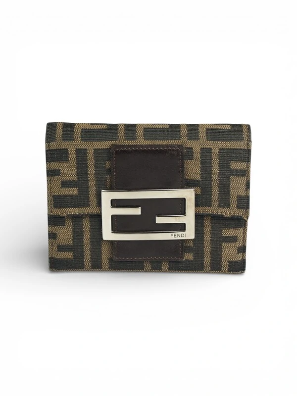 Carteira Fendi Zucca Monogra Marrom
