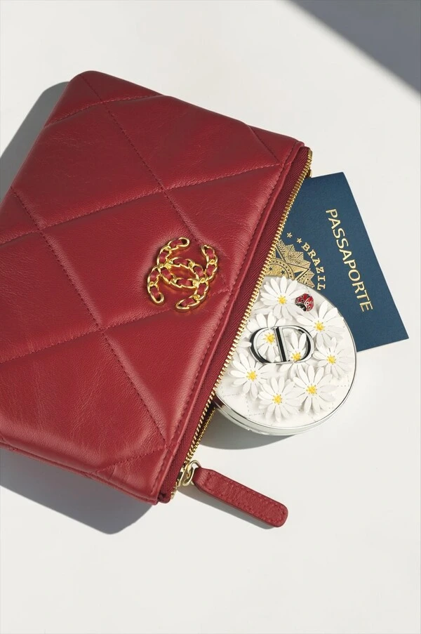 Clutch Chanel 19 Pochette CC Vermelha