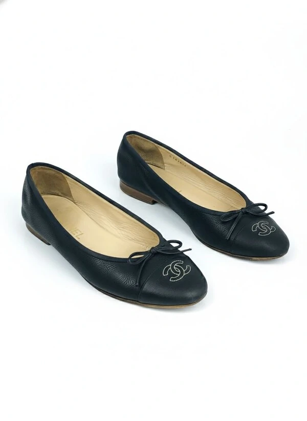 Sapatilha Chanel Matelassê CC Caviar Preta