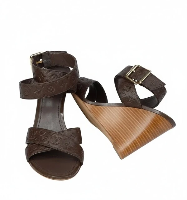 Sandália Louis Vuitton Couro Marrom