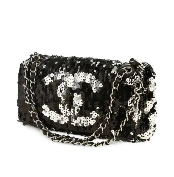 Bolsa Chanel Flap em Paetê Prata com Preto