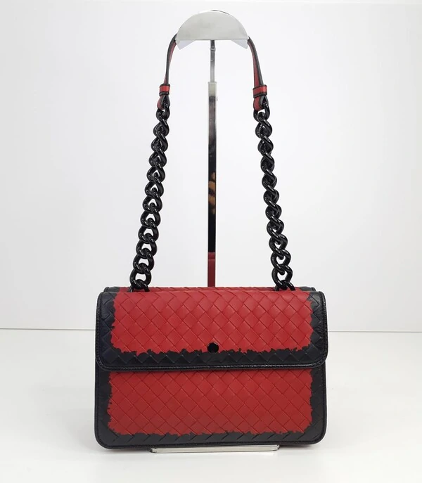 Bolsa Bottega Veneta Olimpia Intrecciato Vermelho/Preto