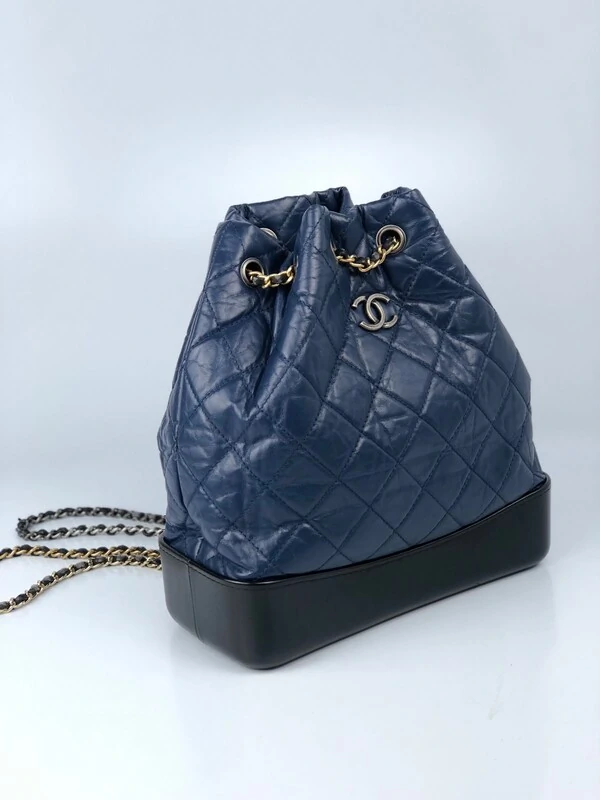 Mochila Chanel Gabrielle Aged Calfskin Preta Azul