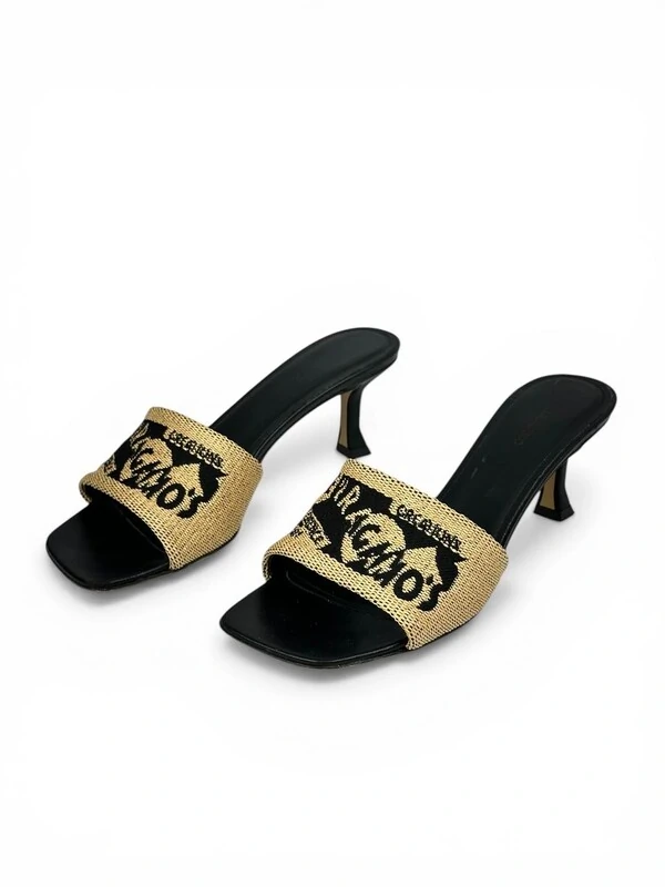 Ferragamo Mule de Jacquard e Ráfia