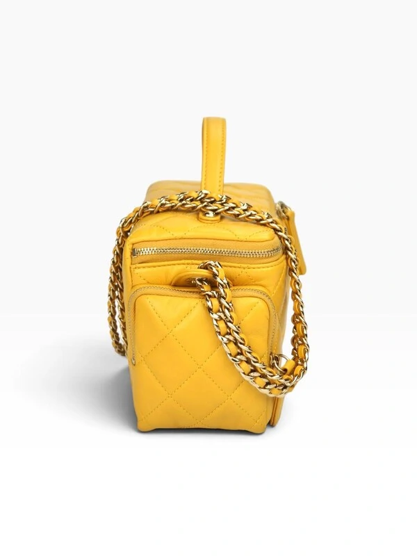 Bolsa Chanel Pocket Top Handle Vanity Yellow