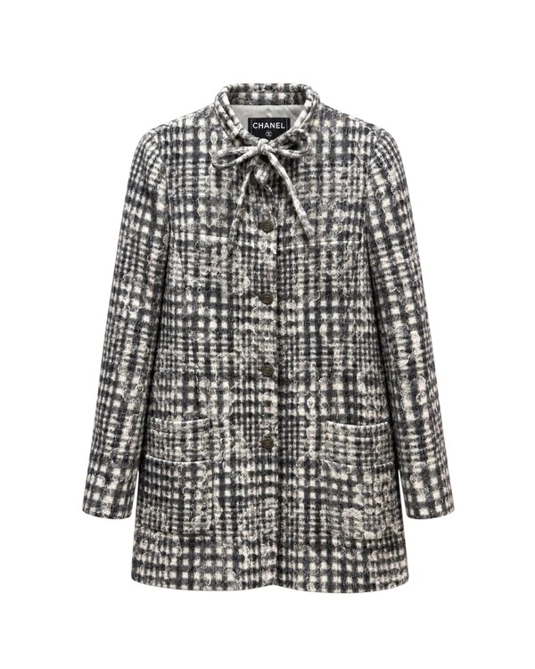 Casaco Chanel Camélia em Tweed Xadrez Cinza e Branco