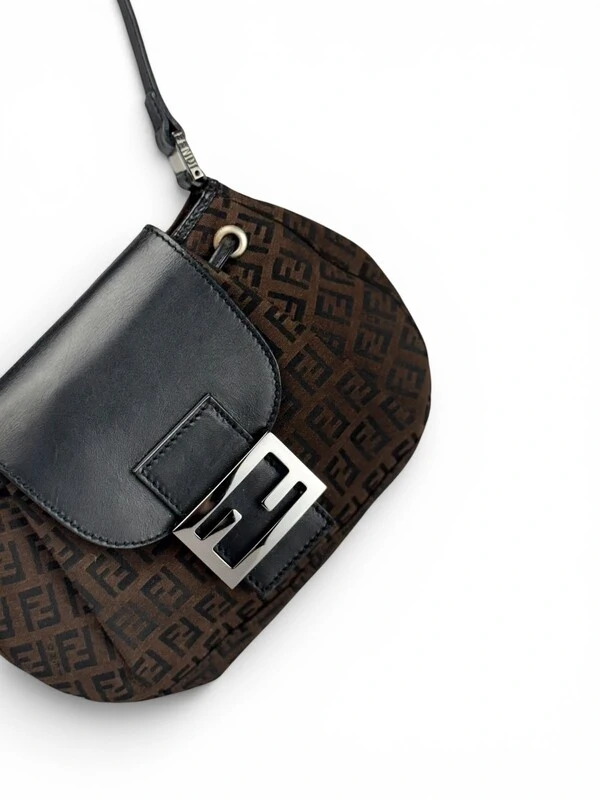 Bolsa Fendi Zucchino Canvas Drawstring Baguette