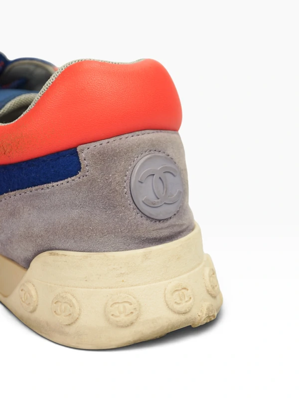 Tênis Chanel Interlocking CC Runner Azul e Laranja
