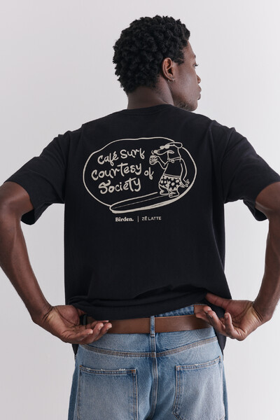 FotoCamiseta Courtesy Black x Zé Latte Café