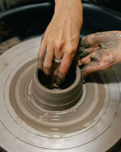 BEHIND THE SCENES - MAITÊ VALLEJOS