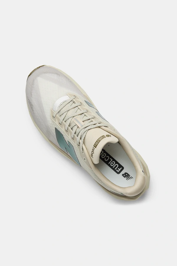 Tênis New Balance Fuelcell Rebel V5 Roxo Masculino