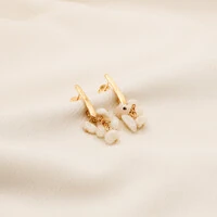 Brinco Samoa Cascalho Pino com Pingente Cacho