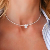Choker Luma Madre Pérola Micro Pérolas e Pomba da Paz