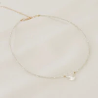 Choker Luma Madre Pérola Micro Pérolas e Pomba da Paz