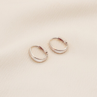 Foto Brinco Saitama Argola Oval Fio Duplo