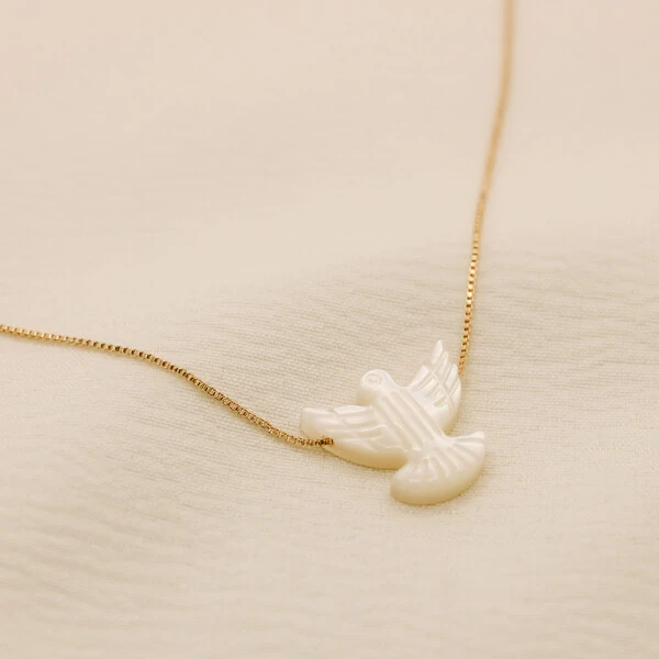 Colar Espirito Santo Pomba Madrepérola