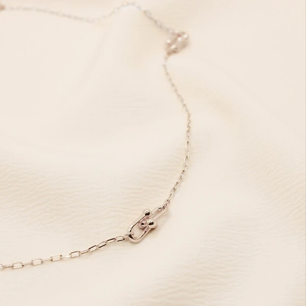 Colar Isla Longo Corrente Mini Elos Cartier