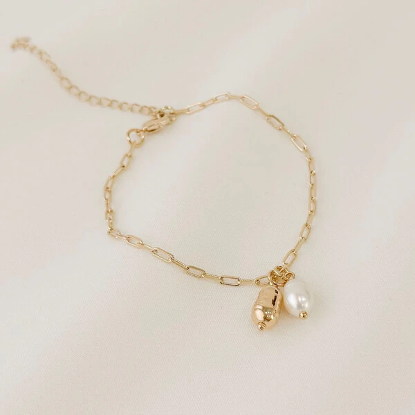 Pulseira Andorra Mini Elo Cartier com Pérola Água Doce e Arroz em ABS