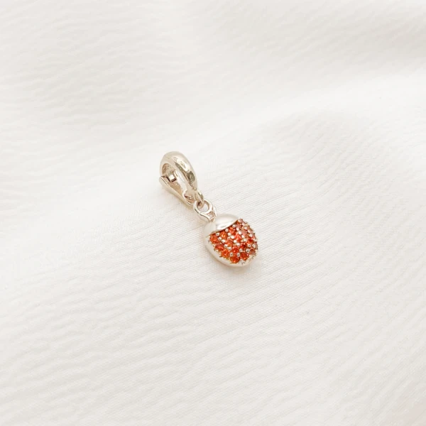 Pingente Joaninha Cravejado Zircônia