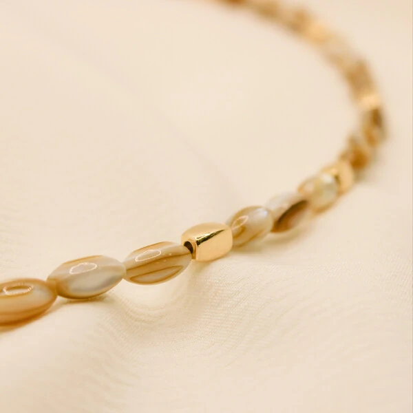 Choker Orbe Pedras Naturais
