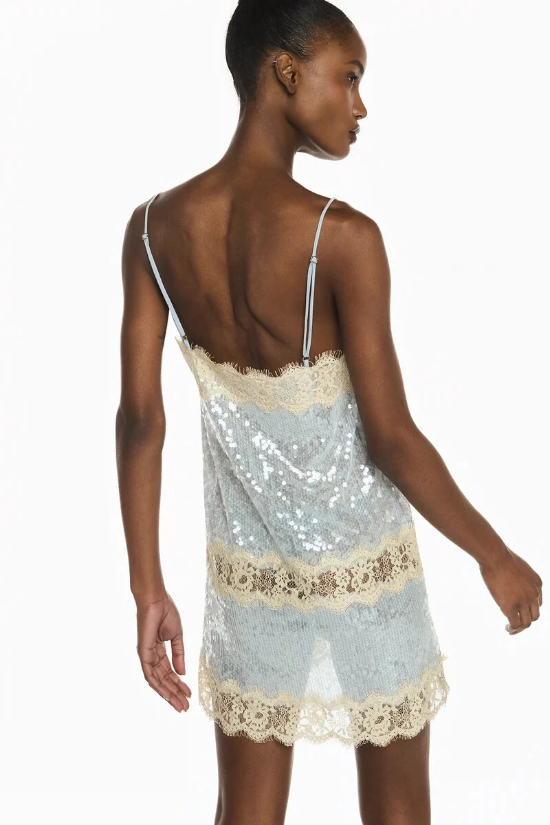 Foto Vestido Curto Paetê Azul Renda Bege