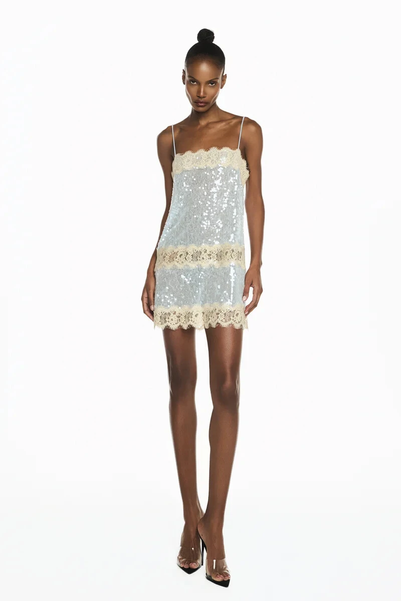 Foto Vestido Curto Paetê Azul Renda Bege