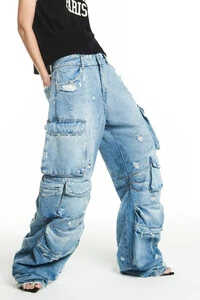 Calça Jeans múltiplos bolsos